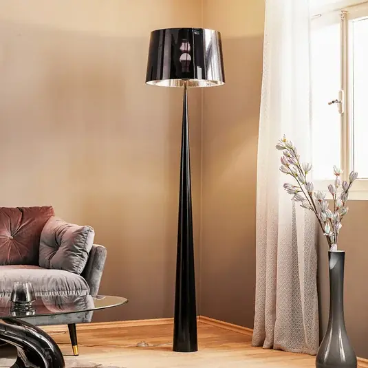 Stojací lampa Totem LS s chromovanou úpravou černá Ověřený