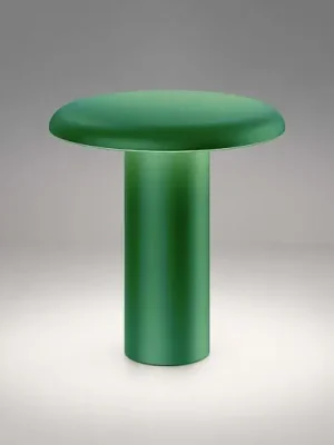 Rychlé Dodání Stolní lampa Artemide Takku LED s dobíjecí baterií, zelená