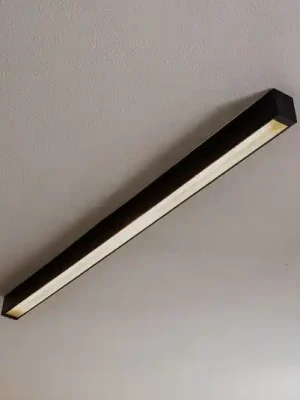 Stropní světlo Straight černé 122 cm Novinka