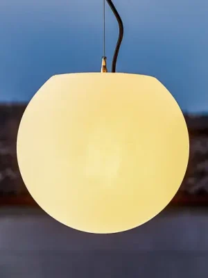 Sleva Venkovní závěsná lampa Cumulus, Ø 30 cm, bílá, plast, IP65, E27