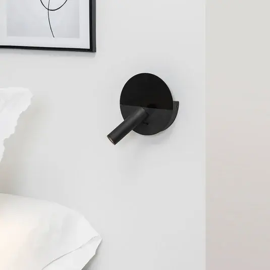 LED nástěnné světlo Duas s USB portem, černá Zlevněný