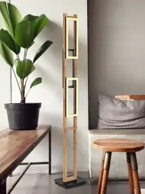 LED stojací lampa Illa v dřevěném designu Speciální Cena