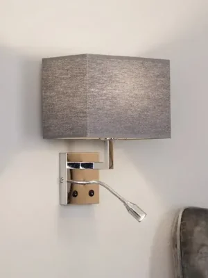 Kup Teď Nástěnné světlo Hotel s flexibilním ramenem a textilním stínidlem, šedé