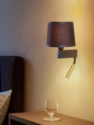 Nástěnné světlo Chillin s lampou na čtení, černá/zlatá Sezónní Sleva