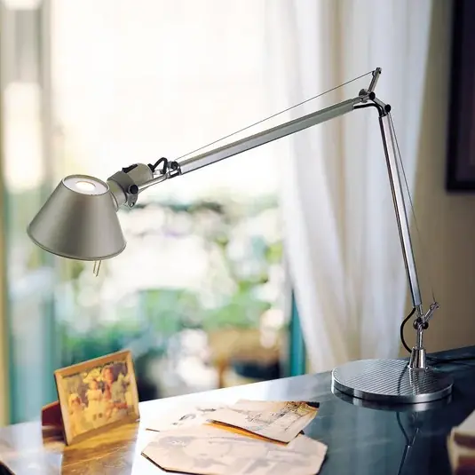 Nová Kolekce Artemide Tolomeo Table klasická stolní lampa LED