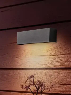 Aktuální Nástěnné světlo Straight XS, šířka 26 cm, černé