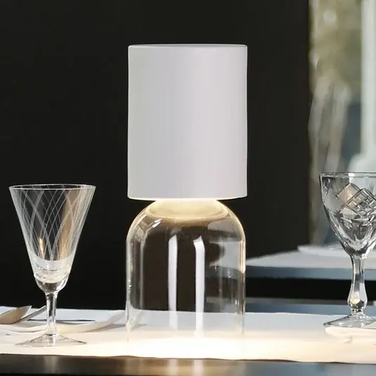 Super Cena Luceplan Nui Mini stolní lampa s baterií IP54 bílá