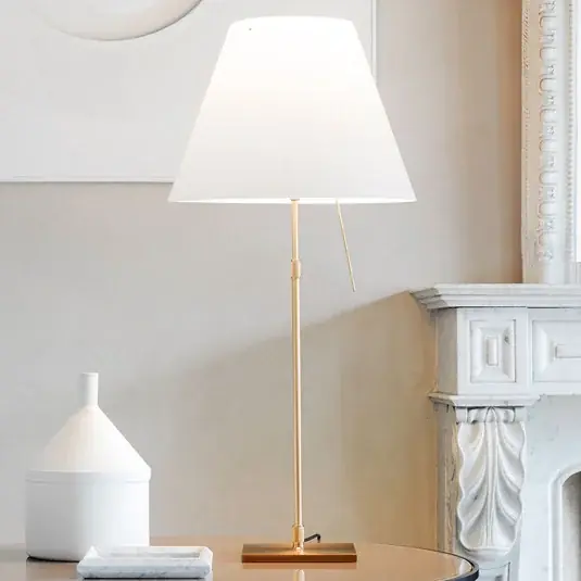 Luceplan Costanza stolní lampa D13 mosaz/bílá Oblíbený