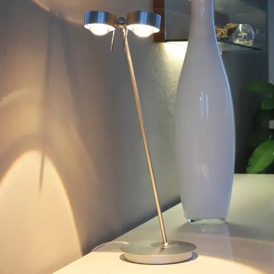 Dokud Zásoby Vydrží 2-světelná stolní lampa PUK TABLE, chrom