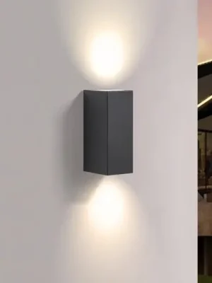 Venkovní nástěnné svítidlo Prios Tetje, černé, hranaté, 16 cm Sezónní Sleva