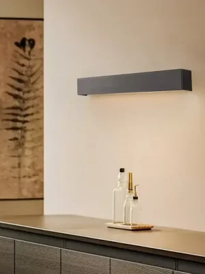 Nástěnné světlo Straight S, 62 cm, černé Značkový
