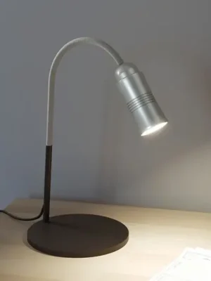 Odeslání Ihned Neo! Table LED stolní lampa dim hliník/stříbrná