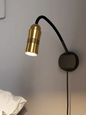 Neo! Flex Hotel II LED nástěnné světlo mosaz/černá Víkendová Akce