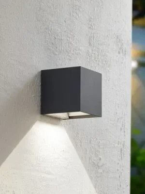 Víkendová Akce Prios LED solární nástěnné svítidlo Lius, výška 15 cm, senzor pohybu