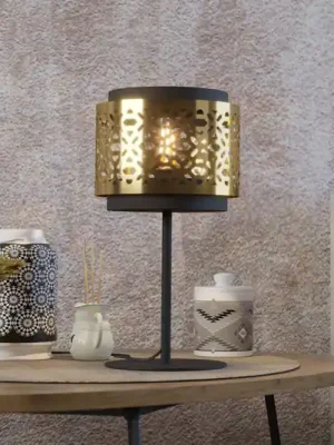 Stolní lampa Sandbach v černé a mosazi Super Cena