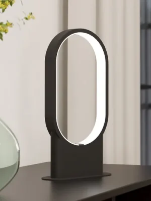 Oblíbený LED stolní lampa Codriales v černé barvě