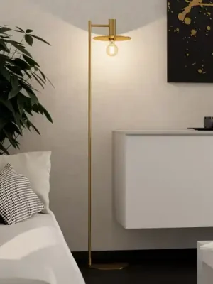Hit Sezóny Stojací lampa Escandell z kartáčované mosazi