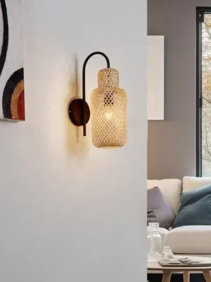 Akce Nástěnné svítidlo Lindby Venora, výška 43 cm, černá barva, dřevo, bambus