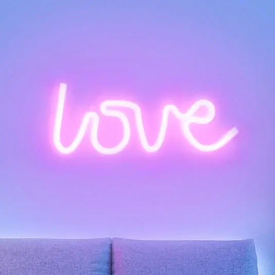 Levný LED nástěnné svítidlo Neon Love, USB
