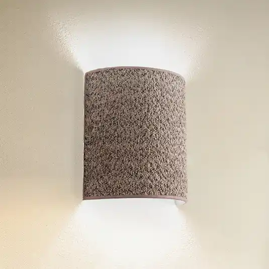 Nástěnné světlo Boucle z látky, cappuccino Omezená Nabídka