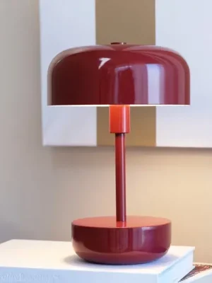 Dyberg Larsen Haipot stolní lampa IP44 aku červená Časově Omezené