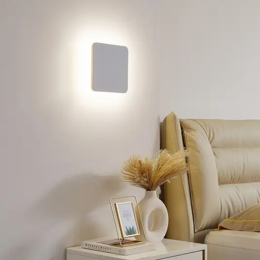 Horká Nabídka Nástěnné LED svítidlo Lucande Elrik, bílé, výška 22 cm, kovové