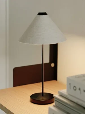 New Works Brolly stolní lampa s baterií IP44 bílá Cenový Hit