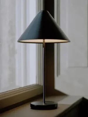 New Works Brolly stolní lampa s baterií IP44 černá Akční Nabídka
