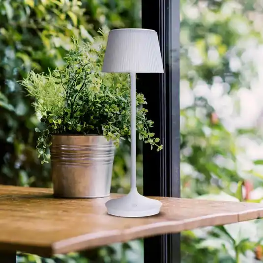 Vysoce Kvalitní LED solární stolní lampa Emmi CCT dobíjecí, bílá