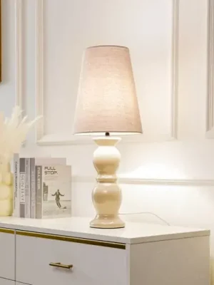 Stolní lampa Lucande Lyndorin, béžová barva, keramika Odeslání Ihned