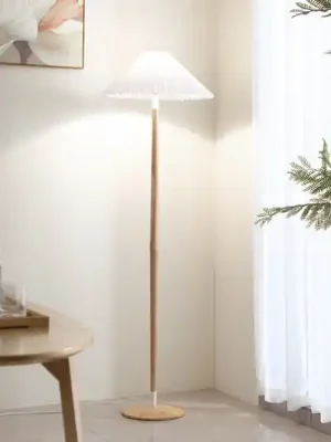 Stojací lampa Lucande Ellorin, bílá, dřevo, Ø 47,5 cm, E27 Hit Sezóny