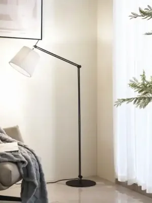 Stojací lampa Lucande Caelia, černá, textilní, nastavitelná Ověřený