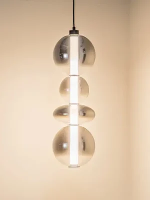 Pouze Dnes Závěsné světlo LED Daphne, sklo šedé-transparentní, výška 62 cm