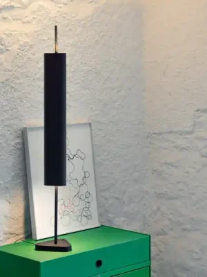 FLOS LED stolní lampa Emi, tmavě modrá, stmívatelné, výška 114 cm Cenový Hit