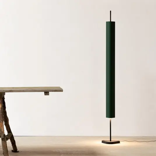 FLOS LED stojací lampa Emi, tmavě zelená, stmívatelné, výška 170 cm Nejprodávanější