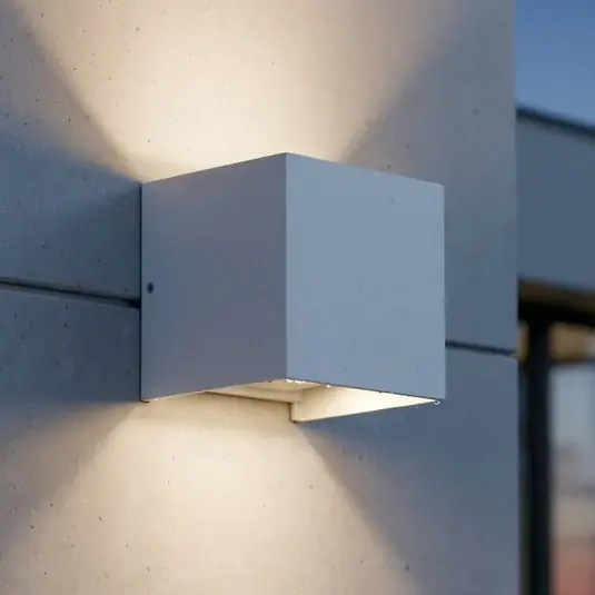 Horká Nabídka Ideal Lux LED venkovní nástěnné svítidlo Atom, bílé, 10 cm, kovové