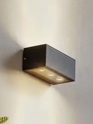 Nová Kolekce Venkovní nástěnné svítidlo Lucande Selim, délka 15,3 cm, černé