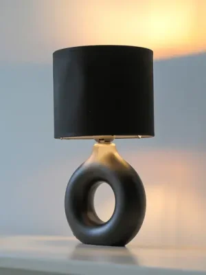 Ověřený JUST LIGHT. Stolní lampa Carara, keramický podstavec, černá barva