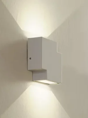 Akční Cena Venkovní nástěnné LED svítidlo Lindby Fendir, bílé, hliník, 10,5 cm