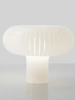 Kartell stolní lampa Teresa, bílá, Ø 50 cm, recyklované PMMA Rychlé Dodání