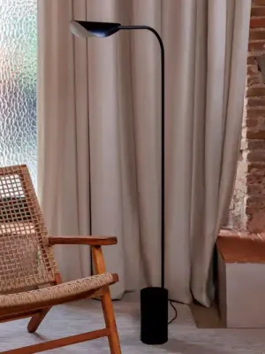 Ihned K Objednání Stojací lampa Liggera, černá, ocel, výška 138,3 cm