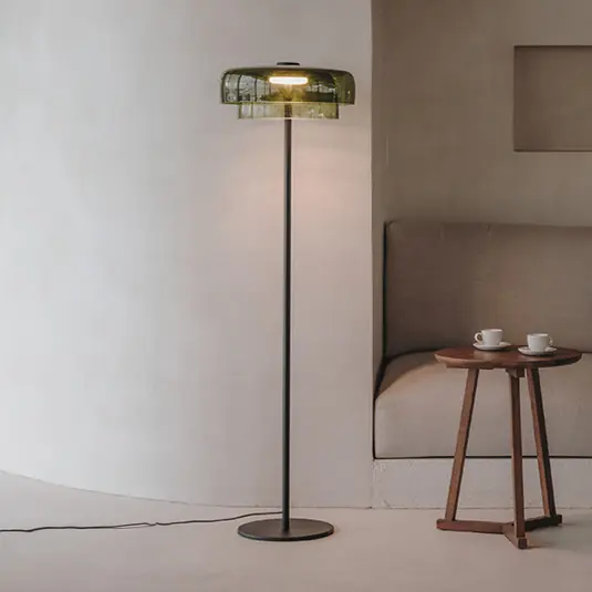 LEDS-C4 LED stojací lampa Úrovně, dvouvrstvá, zelená, sklo, CCT Poslední Šance