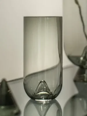 AYTM Váza Glacies, kouřově šedá, výška 29 cm, sklo, ručně foukaná Finální Výprodej