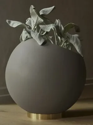 AYTM květináč Globe, Ø 37 cm, šedohnědý, hliník, ocel Expresní Doručení