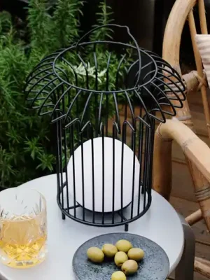 Dyberg Larsen LED stolní lampa na baterie Basket, černá, kov Nízká Cena