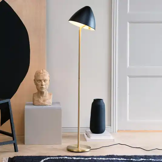 Top Prodej Dyberg Larsen Stojací lampa Oulu, černá/mosaz, výška 128 cm