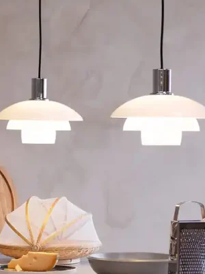 Dyberg Larsen závěsné světlo Morph, opálové, Ø 28 cm, sklo Sezónní Sleva