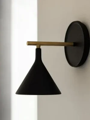 Audo LED nástěnné světlo Cast Sconce, černé, IP44, stmívač Poslední Šance
