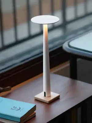 Výprodej NEMO LED stolní lampa Portofino, bílá, mramor