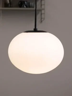 Nakupujte Hned Závěsná lampa Dyberg Larsen Princess, opál/černá, Ø 28 cm